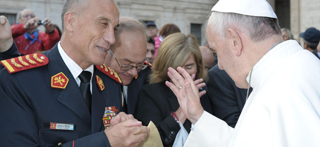 Ferlise recibió la bendición de Francisco para todos los bomberos de América