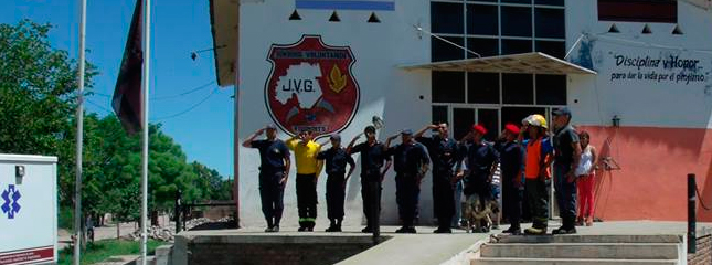 Los cuarteles de todo el país homenajearon a los bomberos fallecidos en Barracas