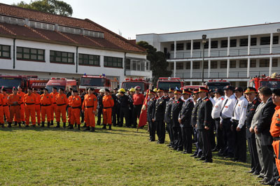 El ministro Puricelli realizó emotivo reconocimiento a los Bomberos Voluntarios