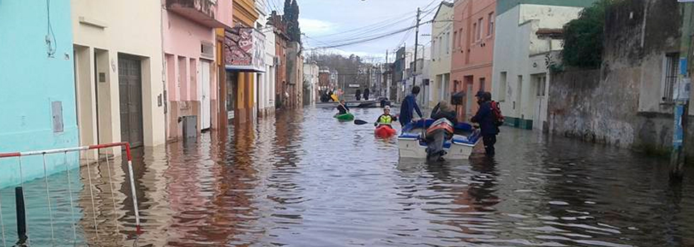 Inundaciones: Los bomberos voluntarios trabajan sin pausa en todas las zonas afectadas