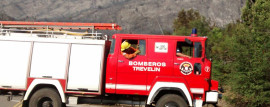 Bomberos trabajan en los incendios forestales del Chubut