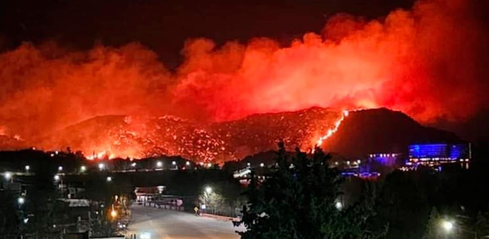 Bomberos Voluntarios Combaten Incendios Forestales en San Luis, Córdoba y San Juan